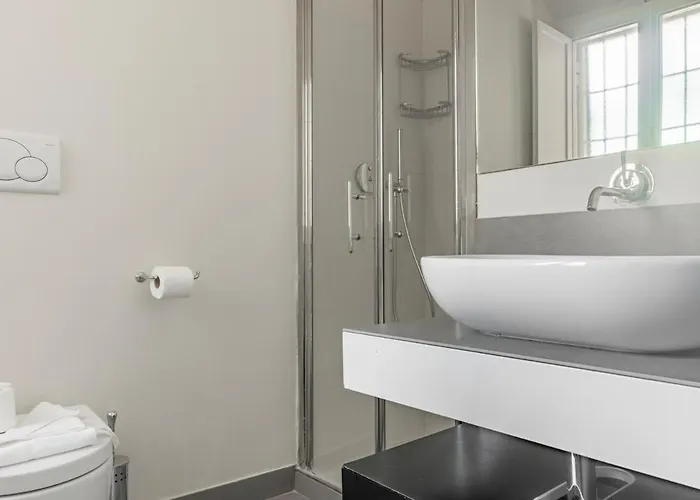 Appartement La Dolce - Elegant Retreat In The Heart Of
